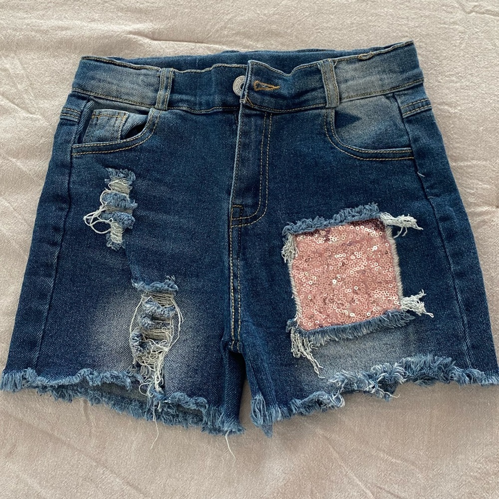 Girls Boutique Jean Shorts with pink sequin patch size 7